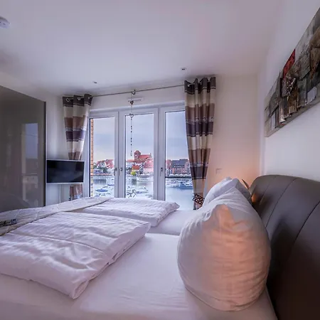 Appartement Garzini - Mit Balkon & Mueritzpanorama In Der Hafenresidenz