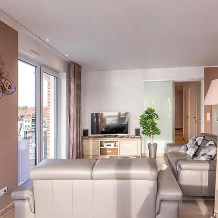 Apartment Garzini - Mit Balkon & Mueritzpanorama In Der Hafenresidenz Waren (Mueritz)