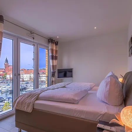 Apartment Garzini - Mit Balkon & Mueritzpanorama In Der Hafenresidenz