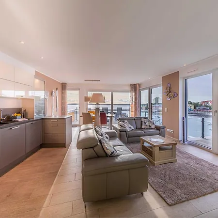 Appartement Garzini - Mit Balkon & Mueritzpanorama In Der Hafenresidenz *