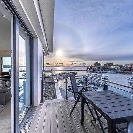 Apartment Garzini - Mit Balkon & Mueritzpanorama In Der Hafenresidenz *