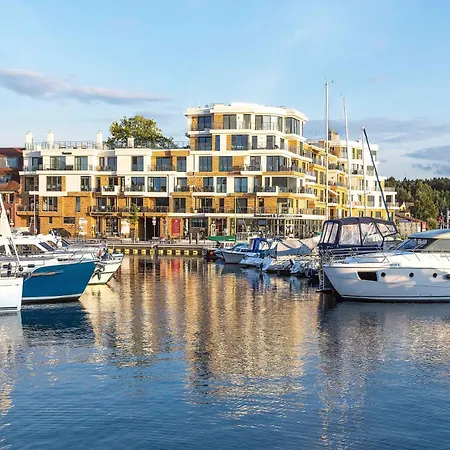 Garzini - Mit Balkon & Mueritzpanorama In Der Hafenresidenz