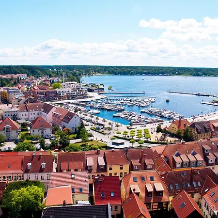 Garzini - Mit Balkon & Mueritzpanorama In Der Hafenresidenz Appartement