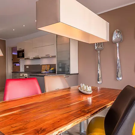 Garzini - Mit Balkon & Mueritzpanorama In Der Hafenresidenz Waren (Mueritz)