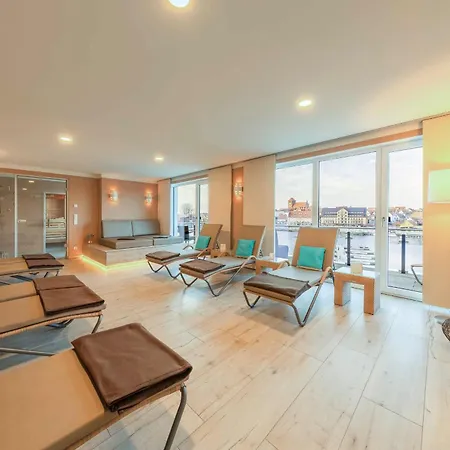 Garzini - Mit Balkon & Mueritzpanorama In Der Hafenresidenz *